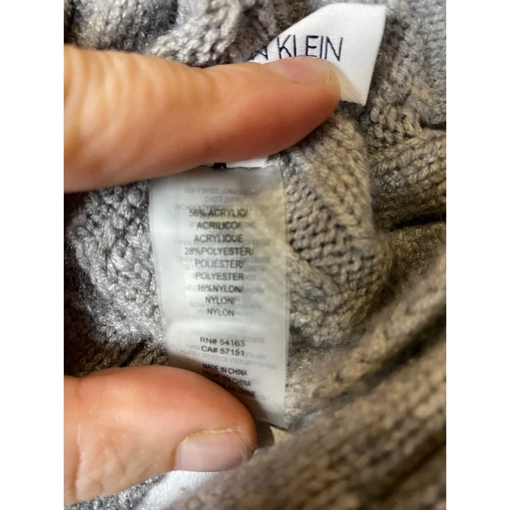 Calvin Klein Gray Cable Knit Infinity Scarf Logo Cozy Winter Soft Neutral‎